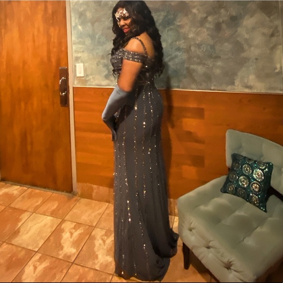 Long Off The Shoulders Dress Special Occasions - Picture 2 of 6